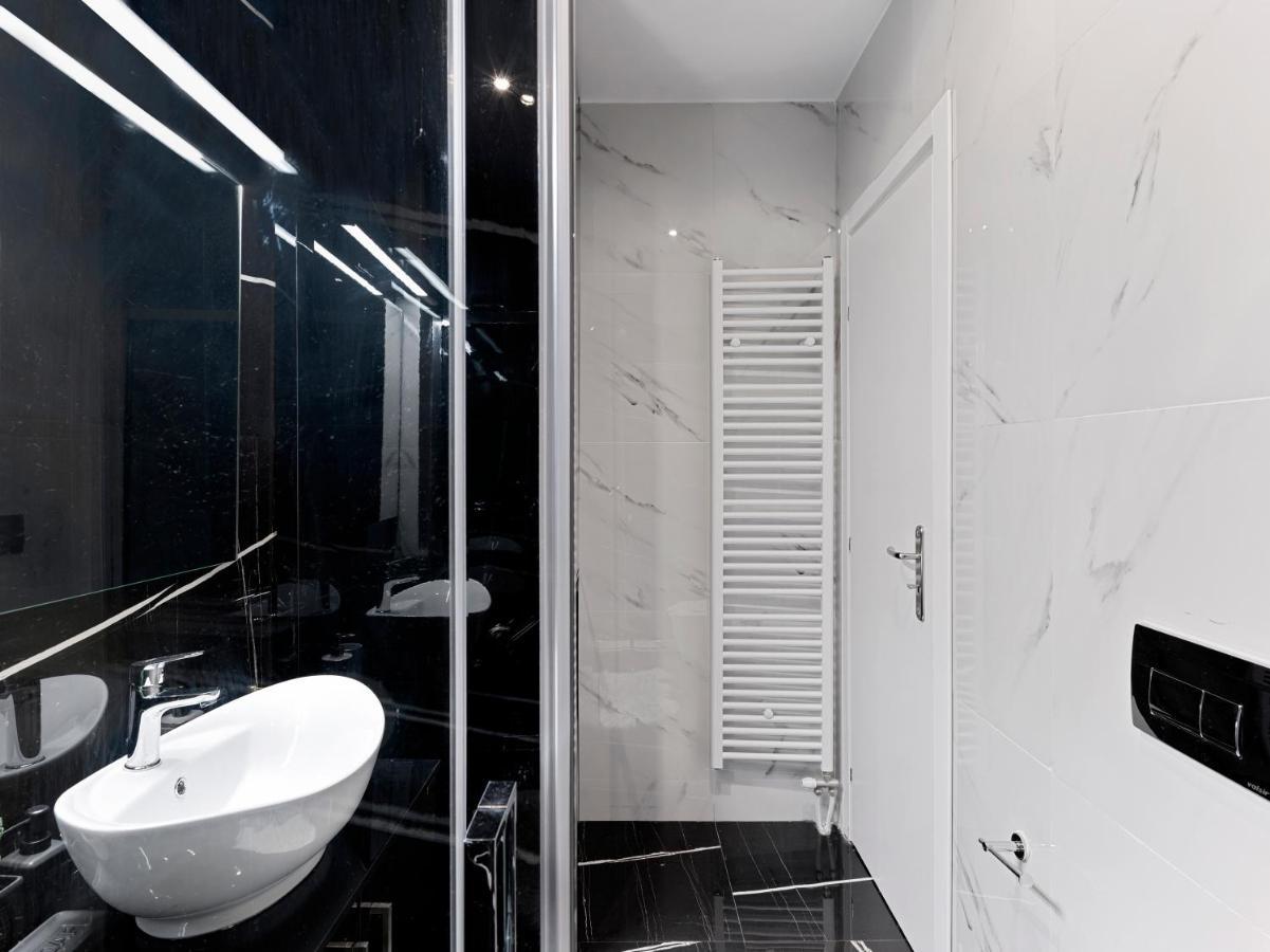 Elegant Apartment In Glyfada Atene Esterno foto