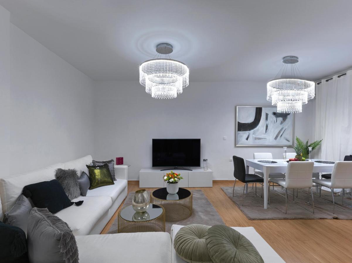 Elegant Apartment In Glyfada Atene Esterno foto